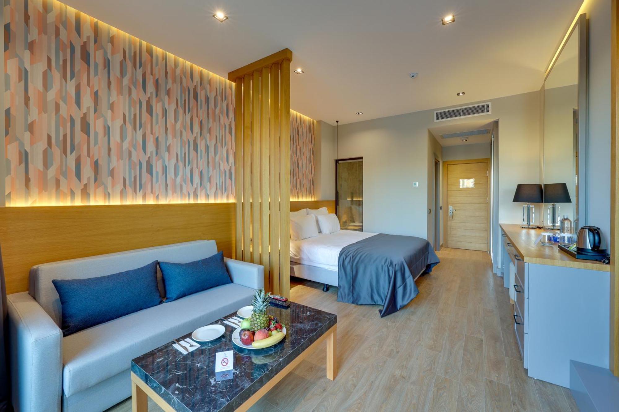 Celeste Bella Luxury & 4*