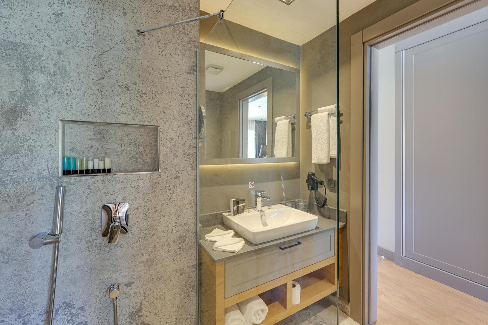 Hotel Celeste Bella Luxury & 4*
